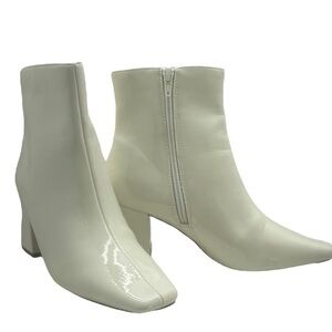 Journee Collection Haylinn White Vegan Leather Booties 6.5